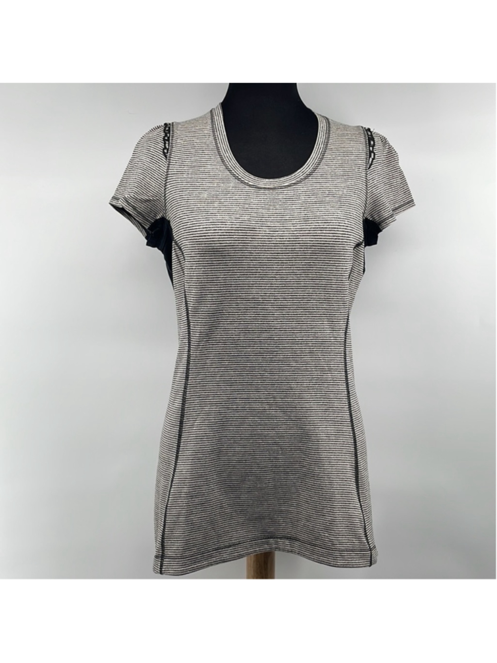 Lululemon Star Runner Short Sleeve
Tonka Stripe Cashew / Heathered Black sz 6 - Picture 4 of 13